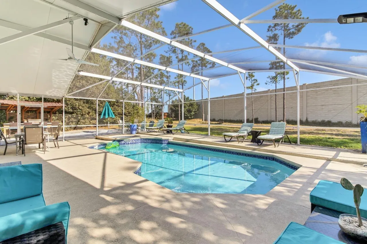 Slide show image of the Orlando Florida Home for Sale 27