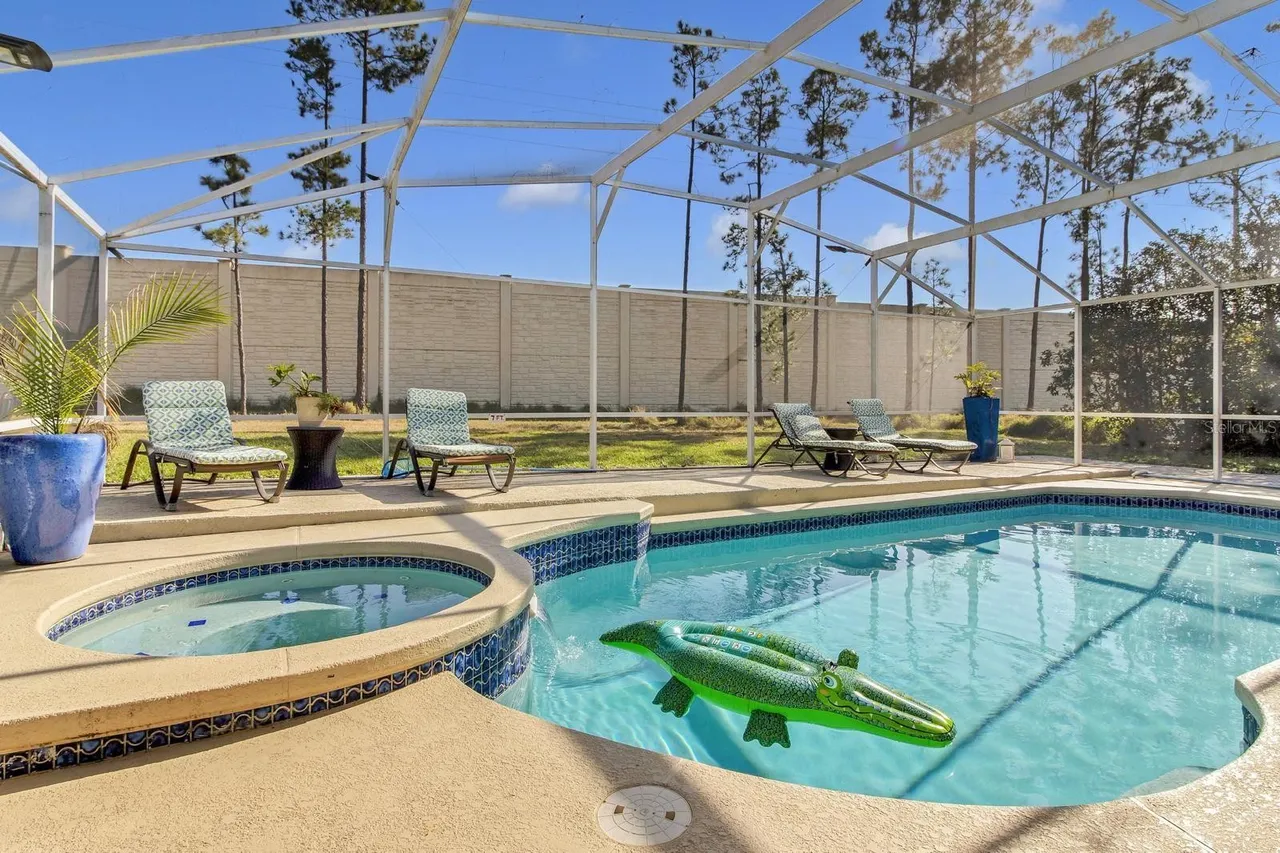 Slide show image of the Orlando Florida Home for Sale 28