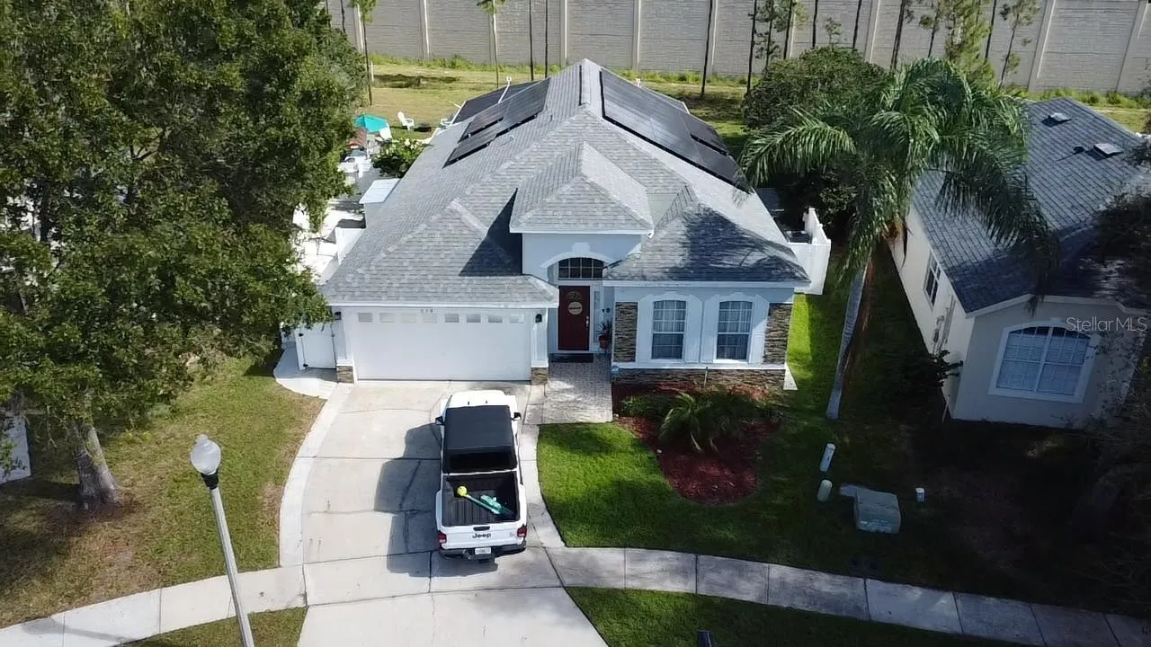 Slide show image of the Orlando Florida Home for Sale 36