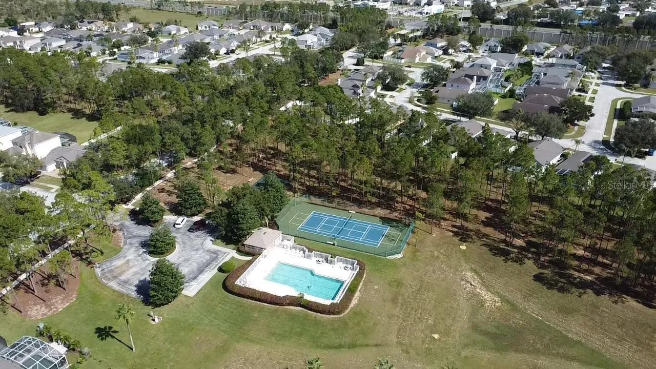 Slide show image of the Orlando Florida Home for Sale 38