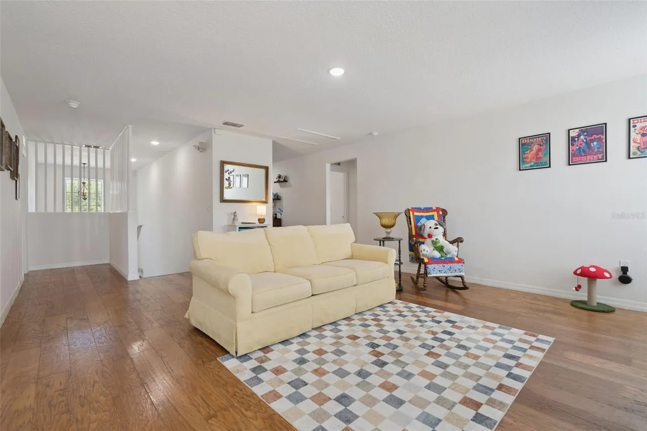 Slide show image of the Orlando Florida Home for Sale 08