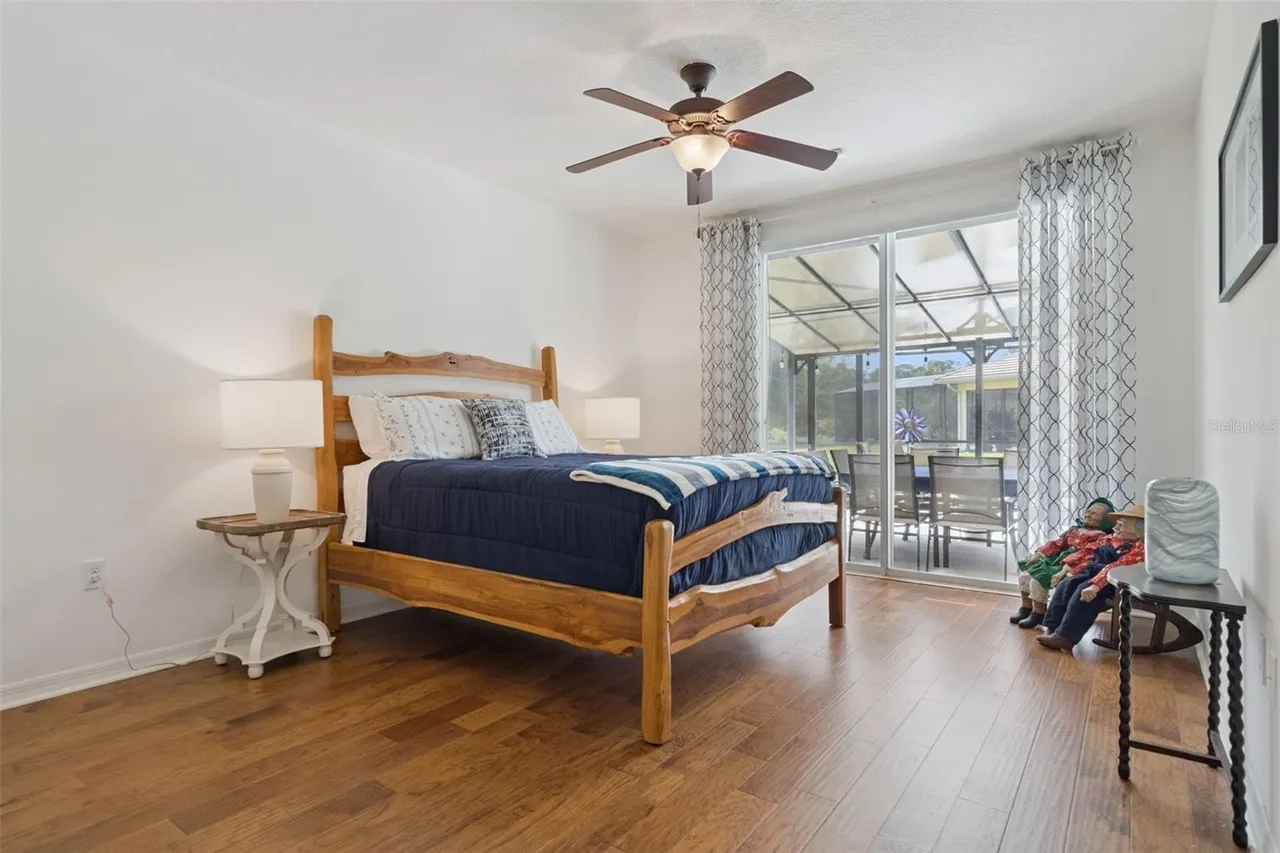 Slide show image of the Orlando Florida Home for Sale 11