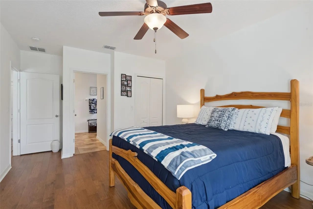 Slide show image of the Orlando Florida Home for Sale 12