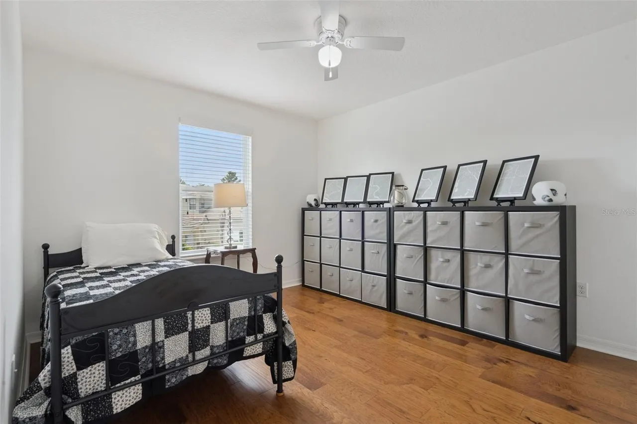 Slide show image of the Orlando Florida Home for Sale 15