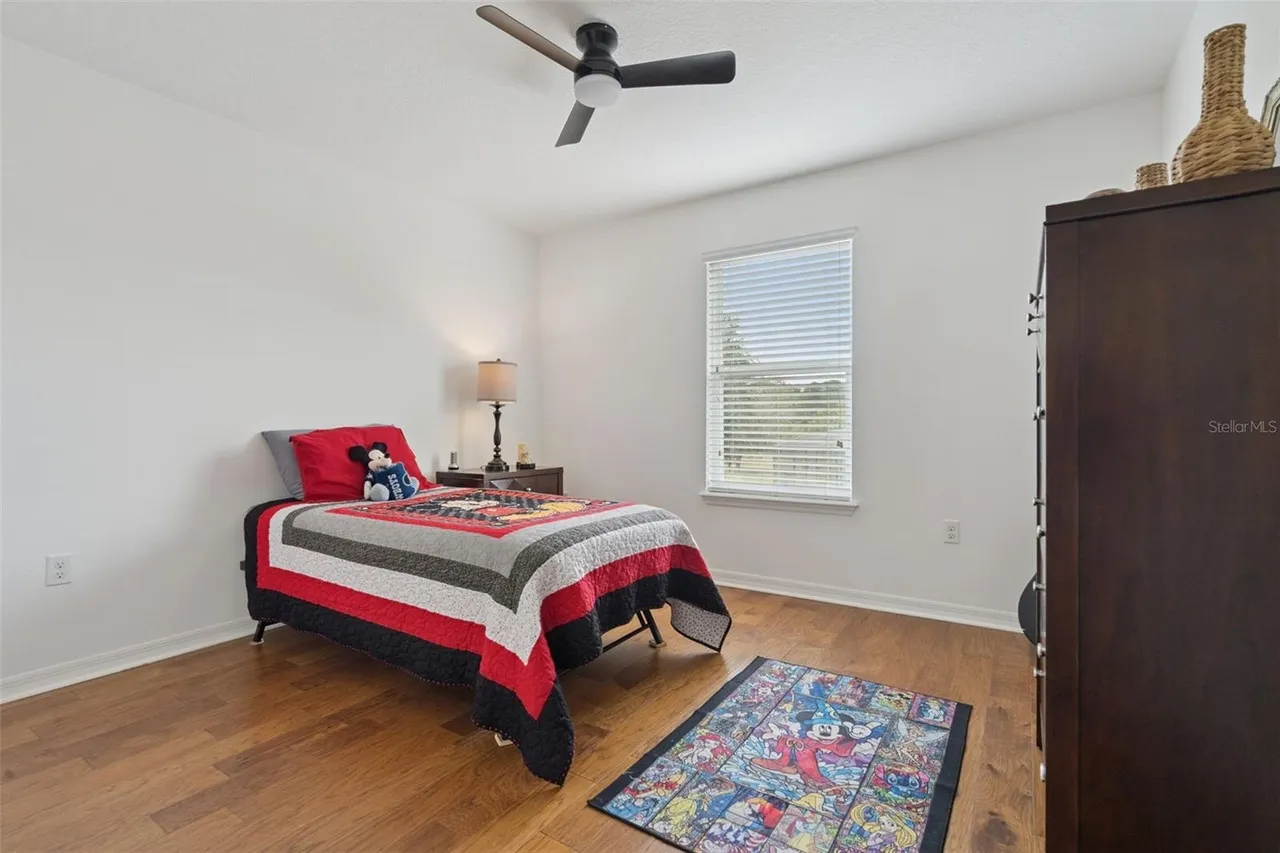 Slide show image of the Orlando Florida Home for Sale 16