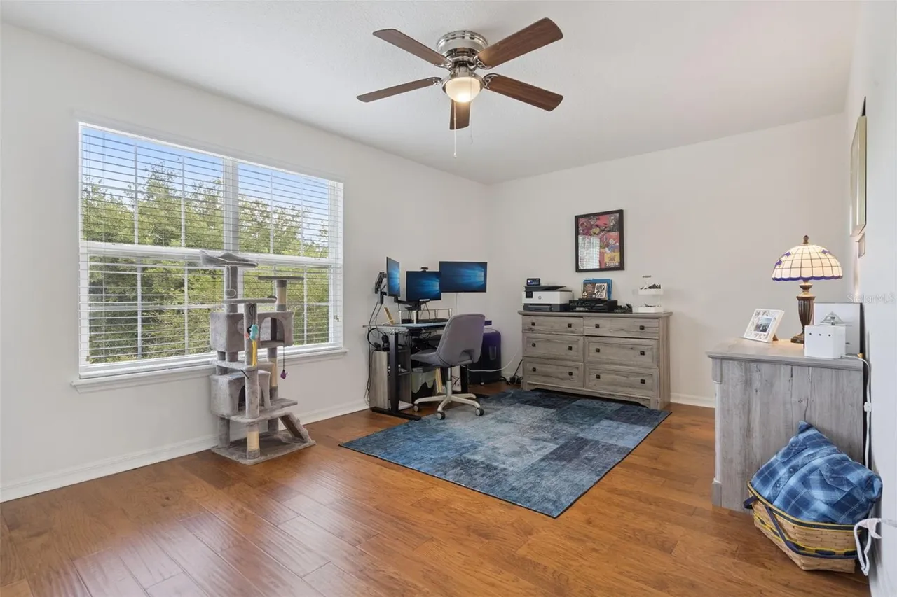 Slide show image of the Orlando Florida Home for Sale 17