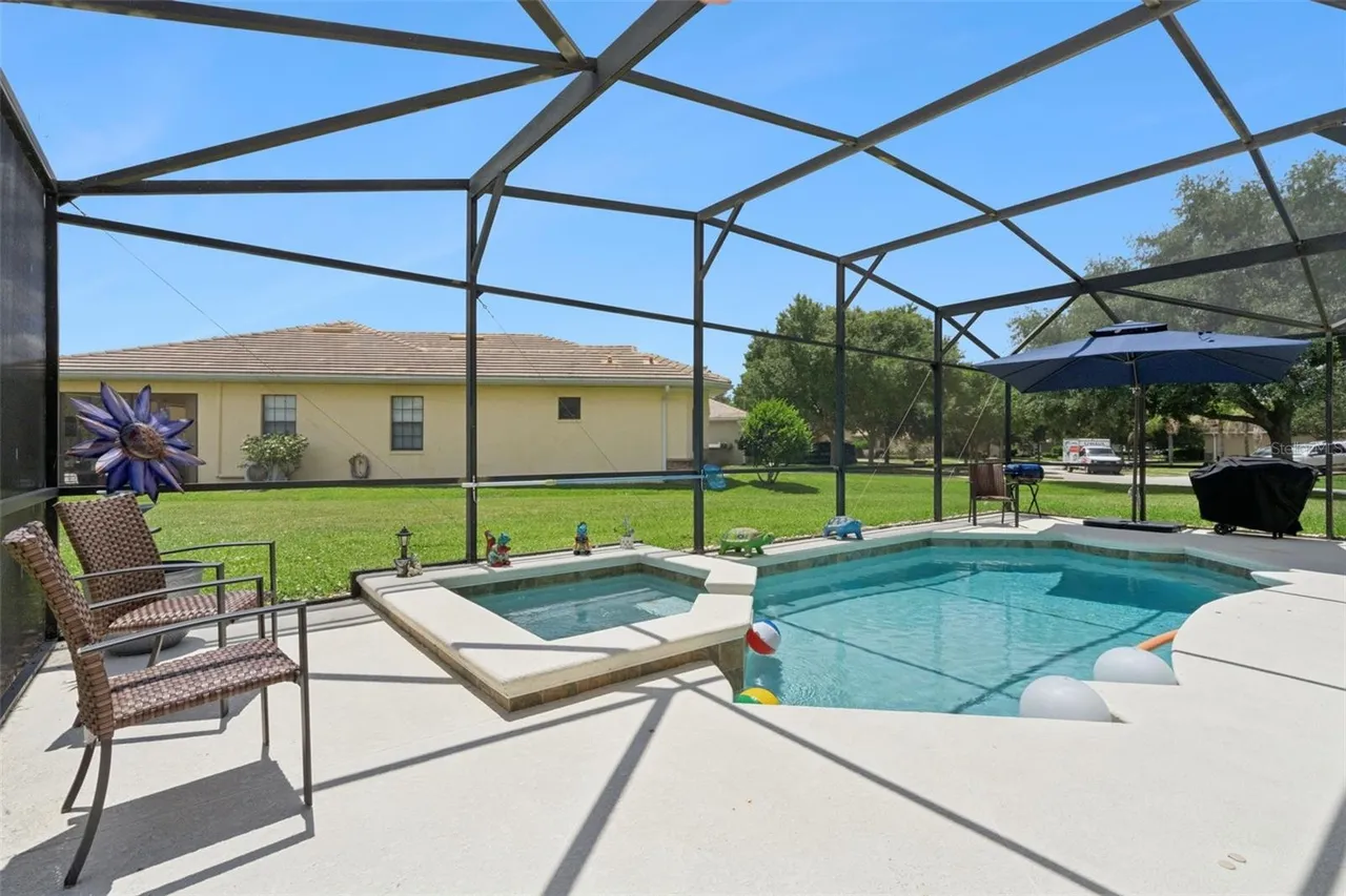 Slide show image of the Orlando Florida Home for Sale 26