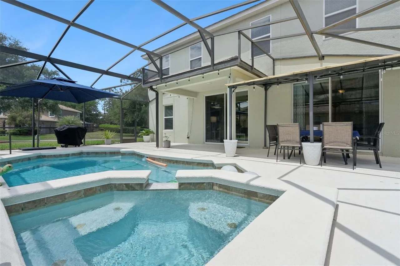Slide show image of the Orlando Florida Home for Sale 27