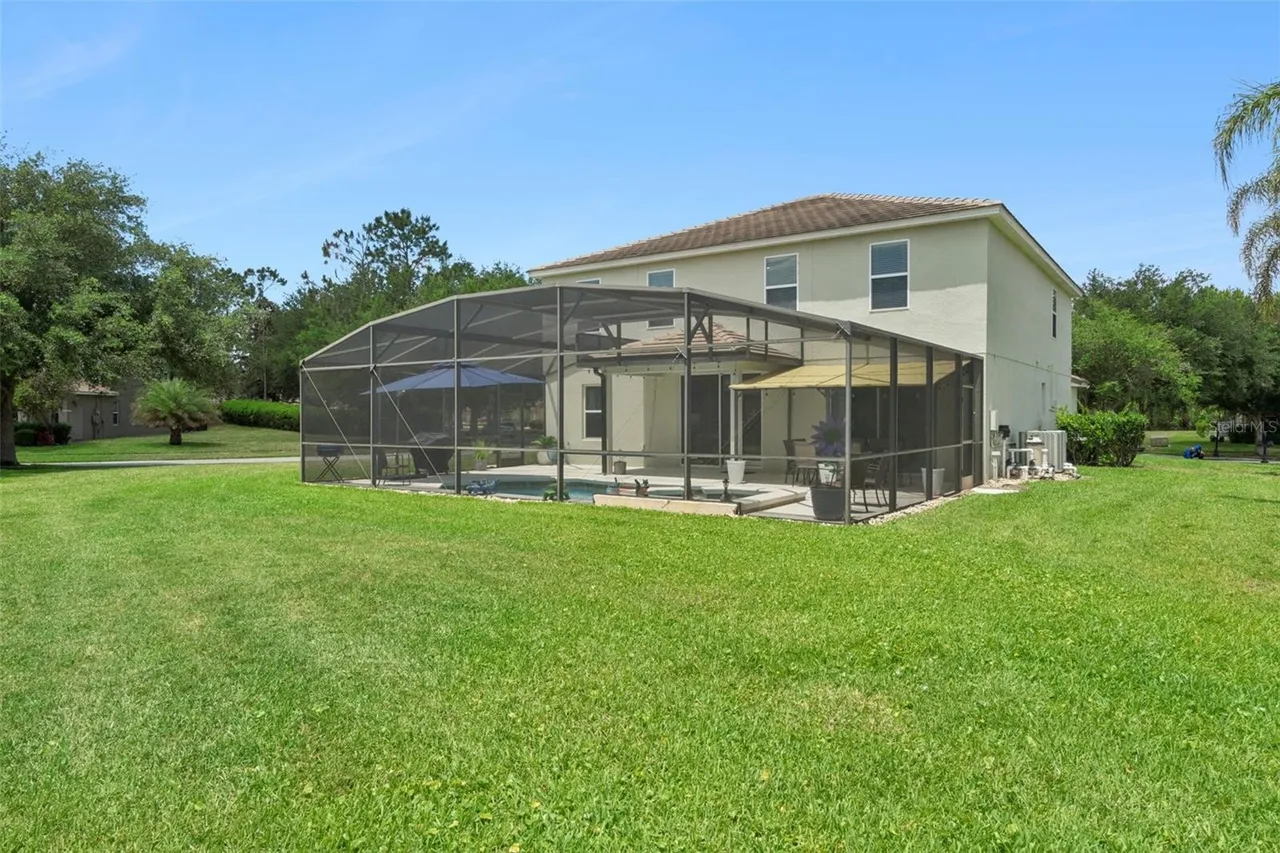 Slide show image of the Orlando Florida Home for Sale 28