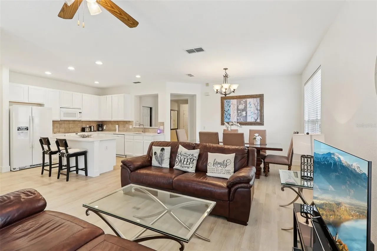 Slide show image of the Orlando Florida Home for Sale 08