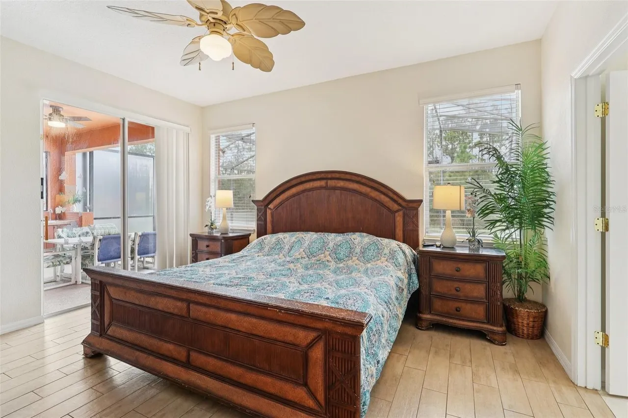 Slide show image of the Orlando Florida Home for Sale 19