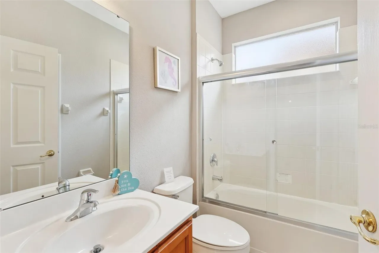 Slide show image of the Orlando Florida Home for Sale 23