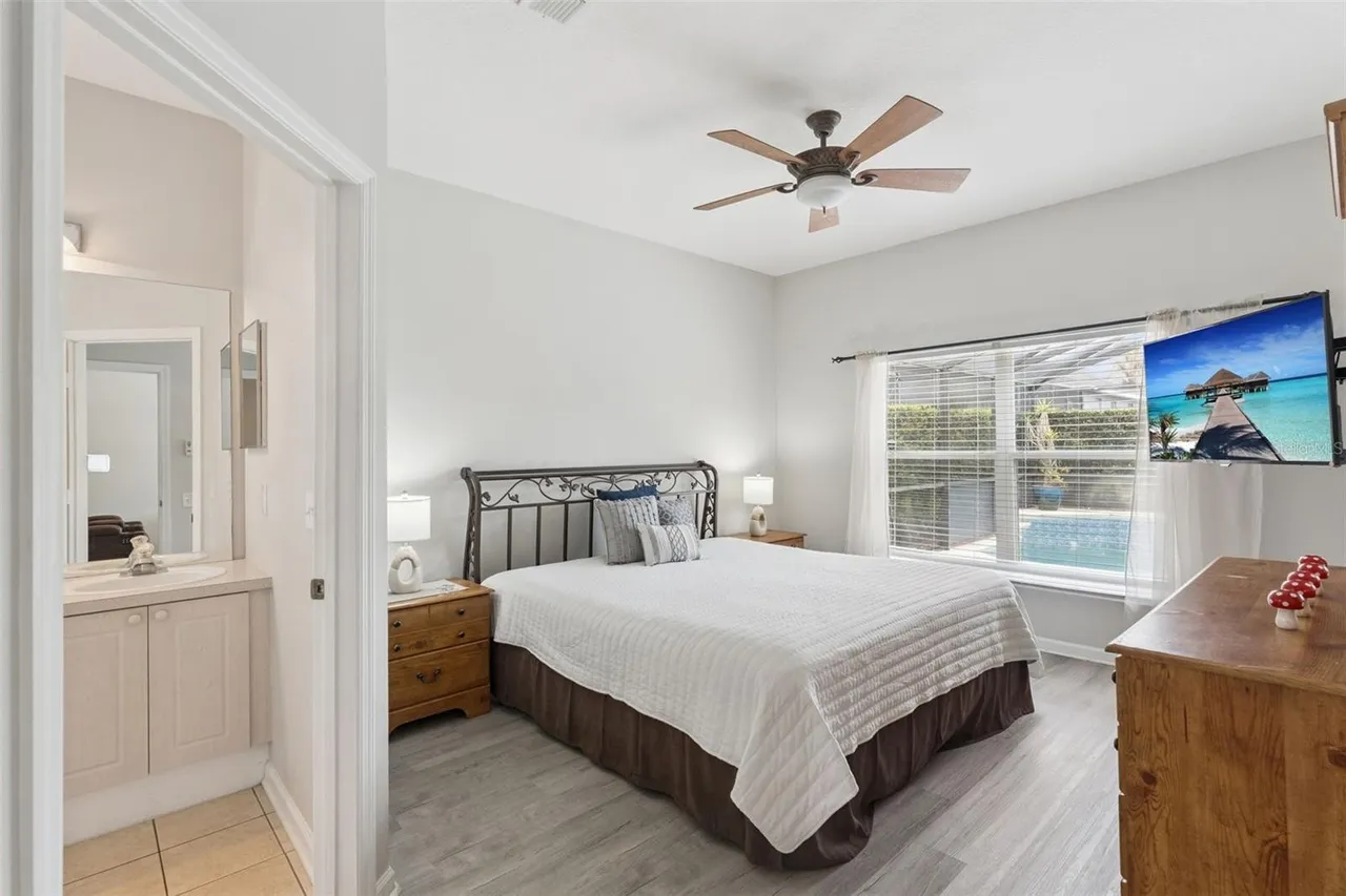 Slide show image of the Orlando Florida Home for Sale 04