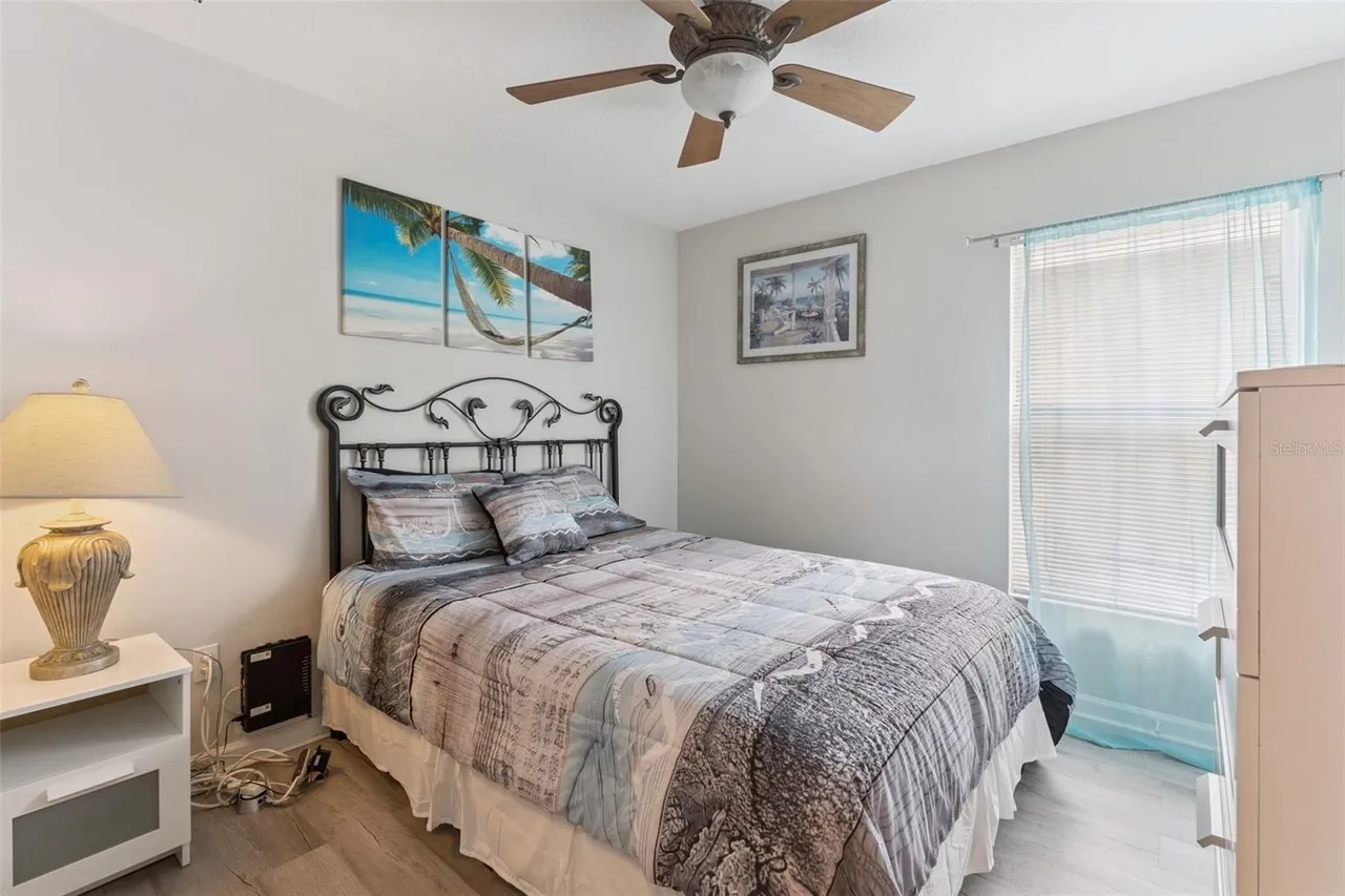 Slide show image of the Orlando Florida Home for Sale 16