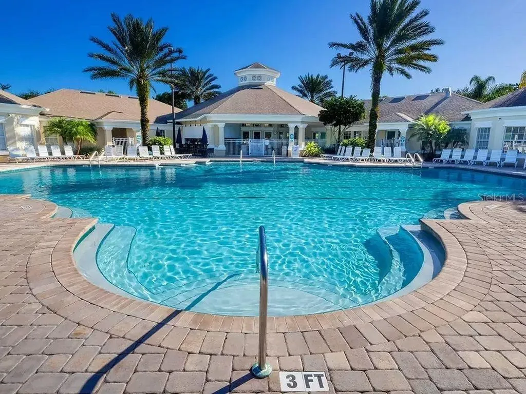 Slide show image of the Orlando Florida Home for Sale 35