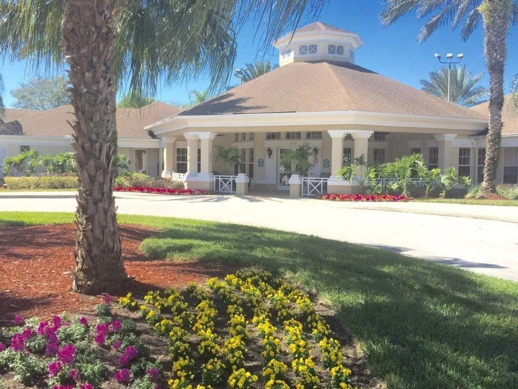 Slide show image of the Orlando Florida Home for Sale 38