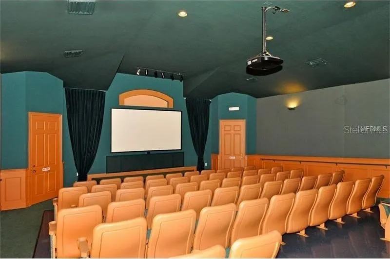 Slide show image of the Orlando Florida Home for Sale 39