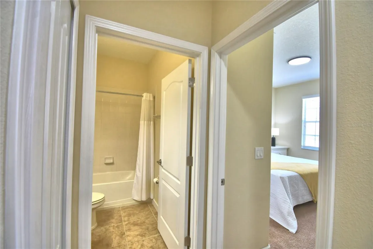 Slide show image of the Orlando Florida Home for Sale 04