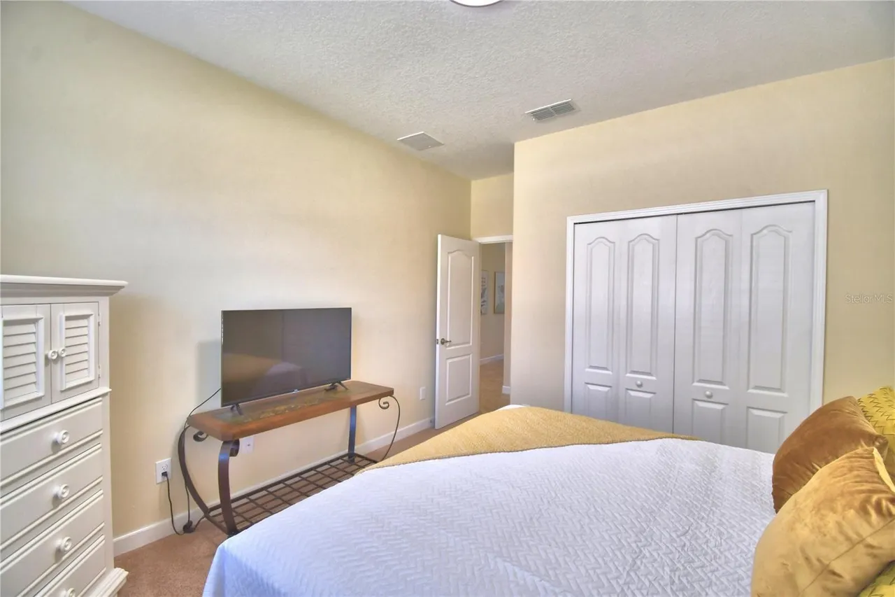 Slide show image of the Orlando Florida Home for Sale 09