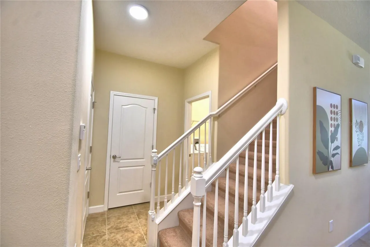 Slide show image of the Orlando Florida Home for Sale 10