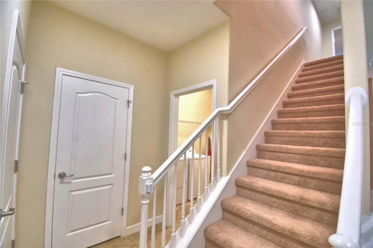 Slide show image of the Orlando Florida Home for Sale 12