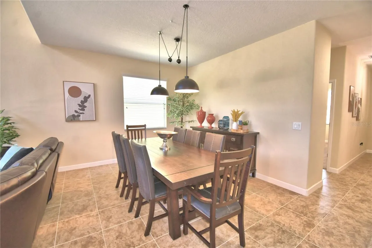 Slide show image of the Orlando Florida Home for Sale 14