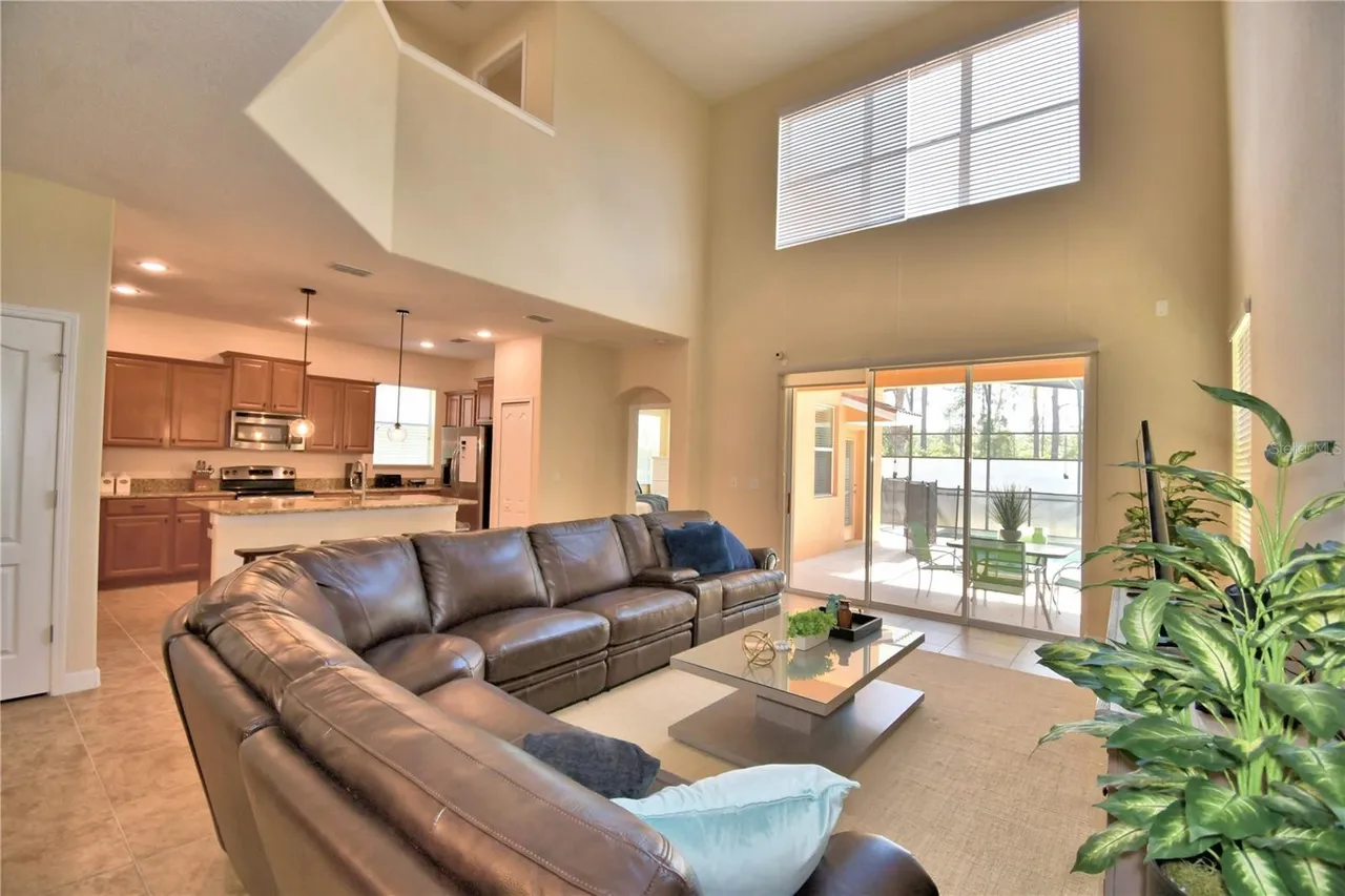 Slide show image of the Orlando Florida Home for Sale 17