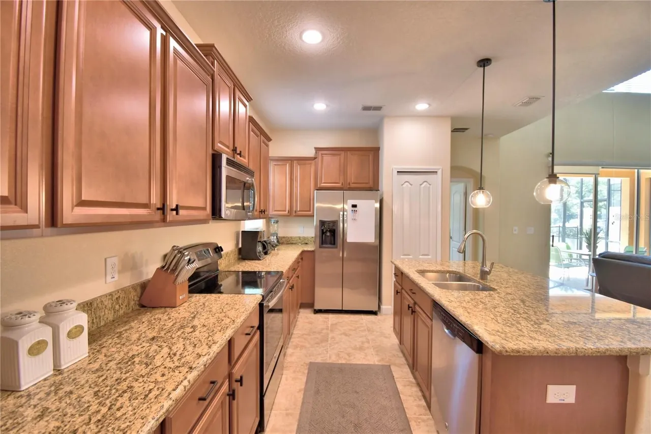 Slide show image of the Orlando Florida Home for Sale 21