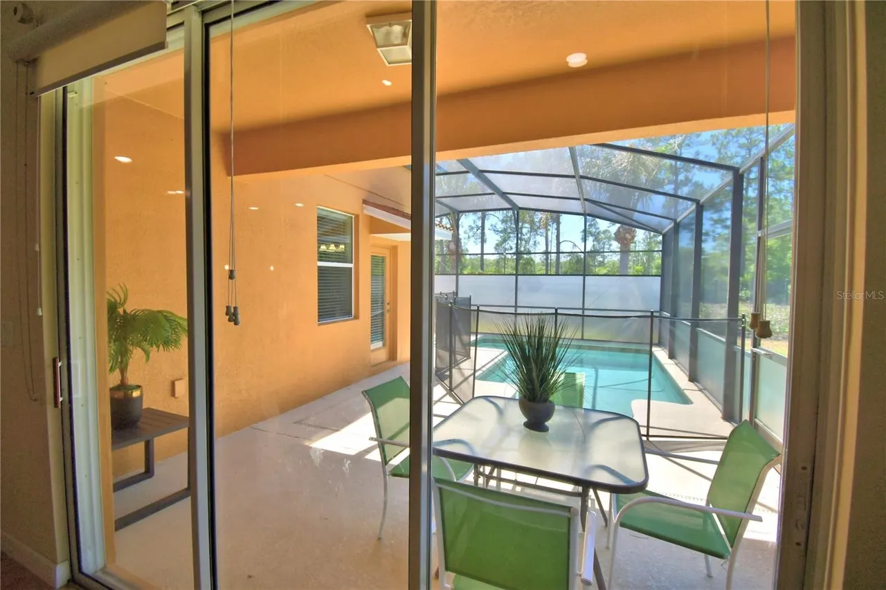 Slide show image of the Orlando Florida Home for Sale 28