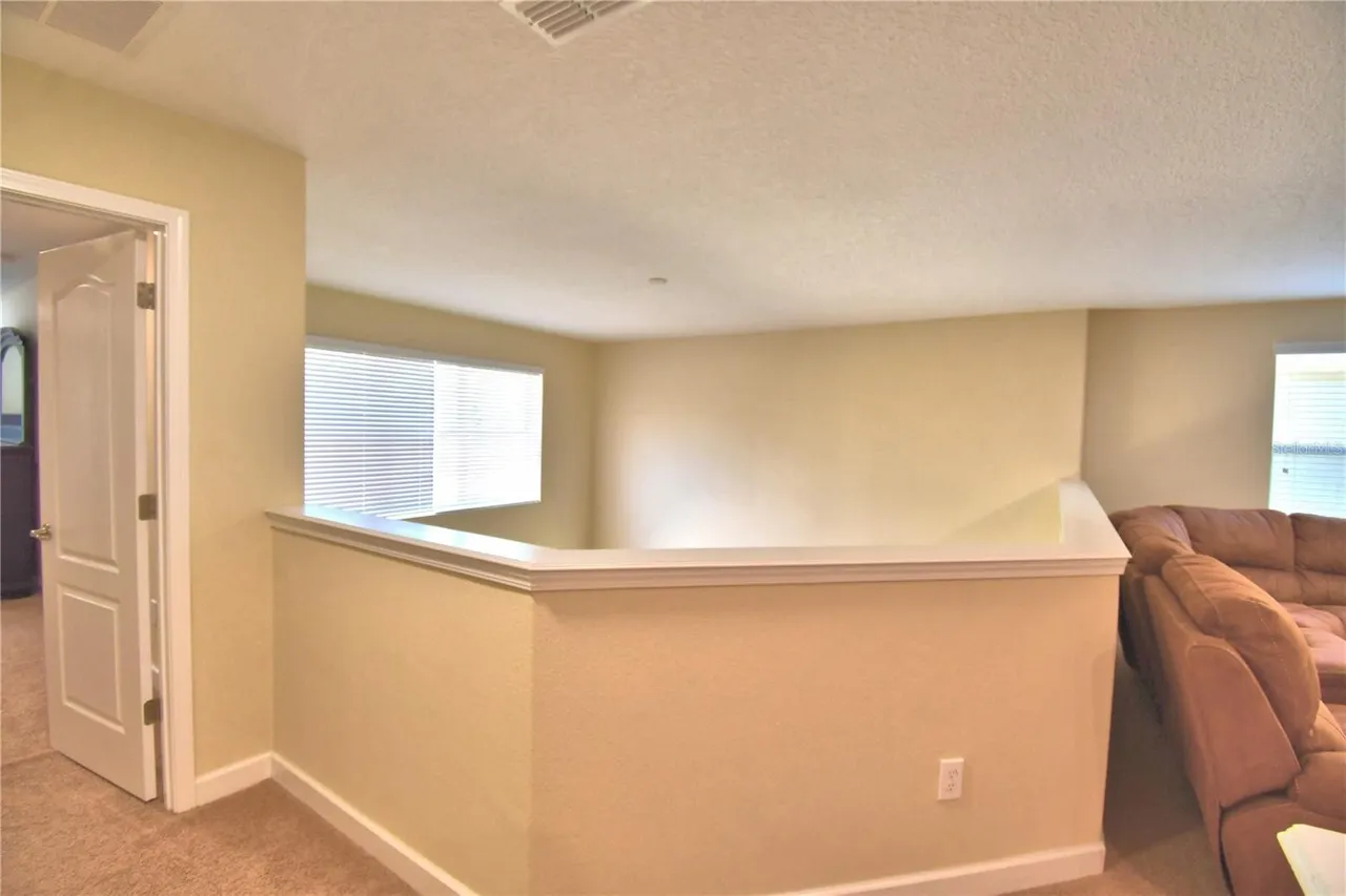 Slide show image of the Orlando Florida Home for Sale 29