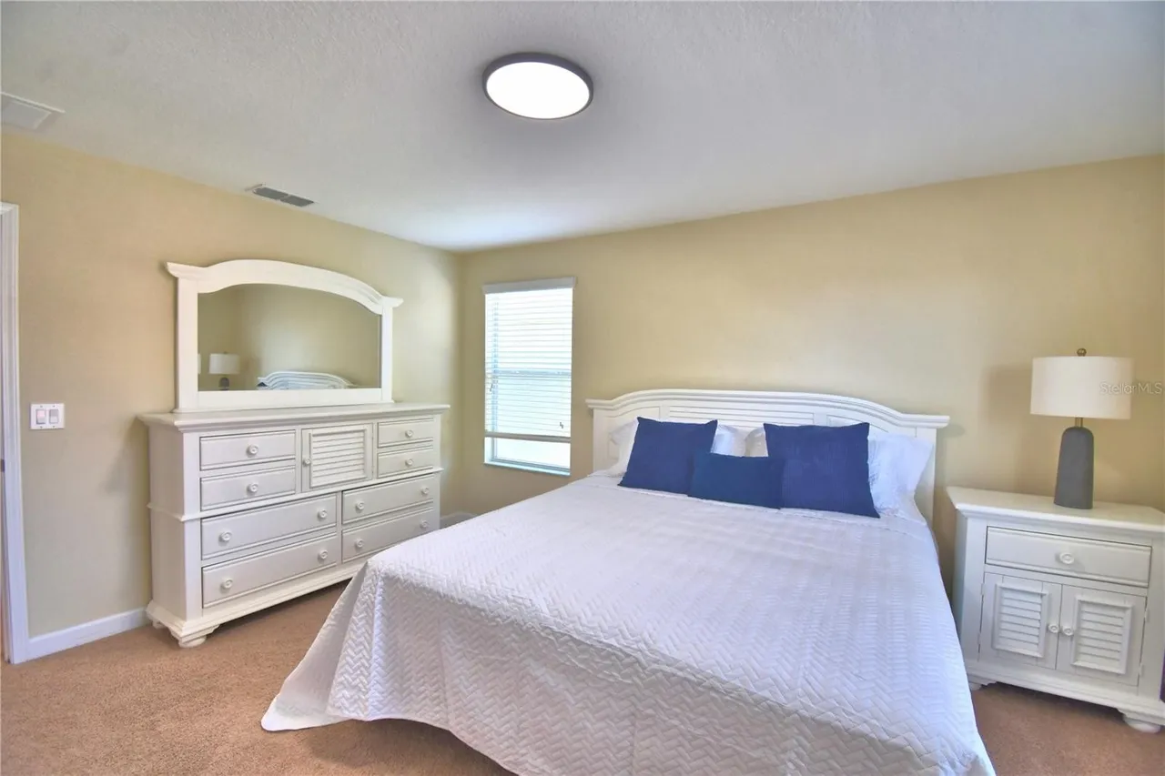 Slide show image of the Orlando Florida Home for Sale 35
