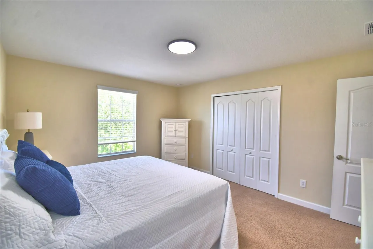 Slide show image of the Orlando Florida Home for Sale 36