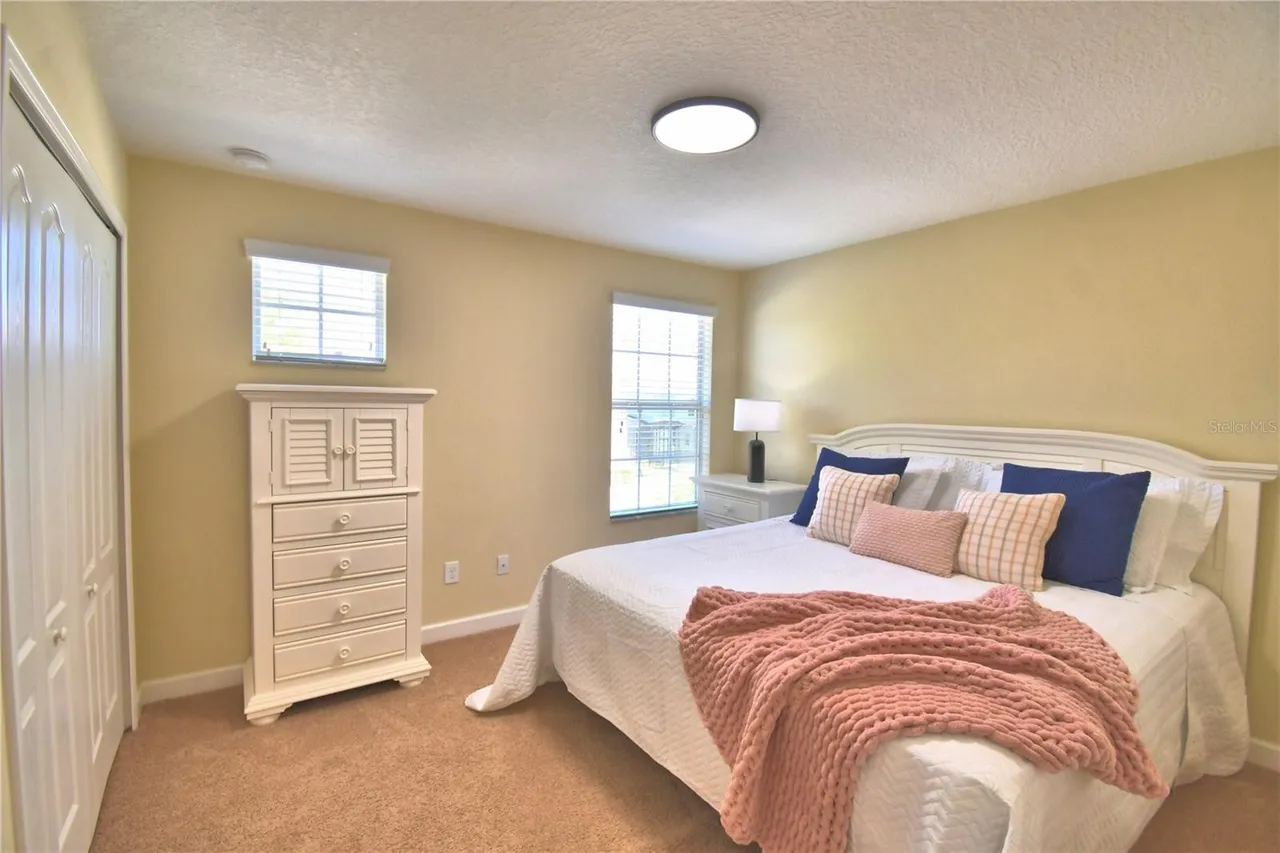 Slide show image of the Orlando Florida Home for Sale 38