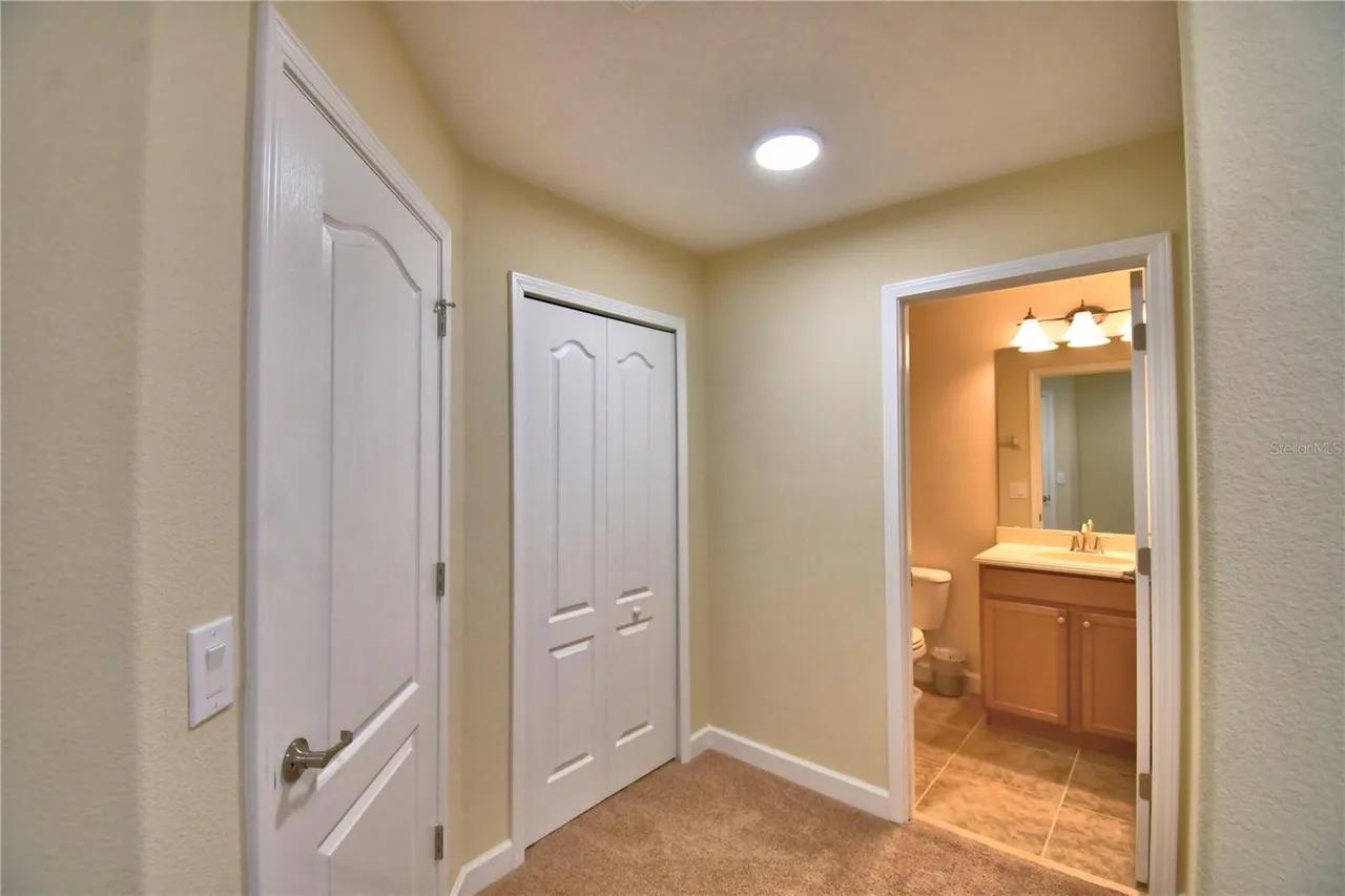 Slide show image of the Orlando Florida Home for Sale 42