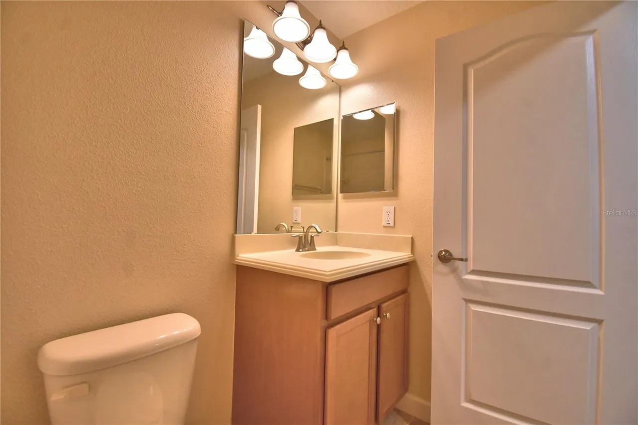 Slide show image of the Orlando Florida Home for Sale 45