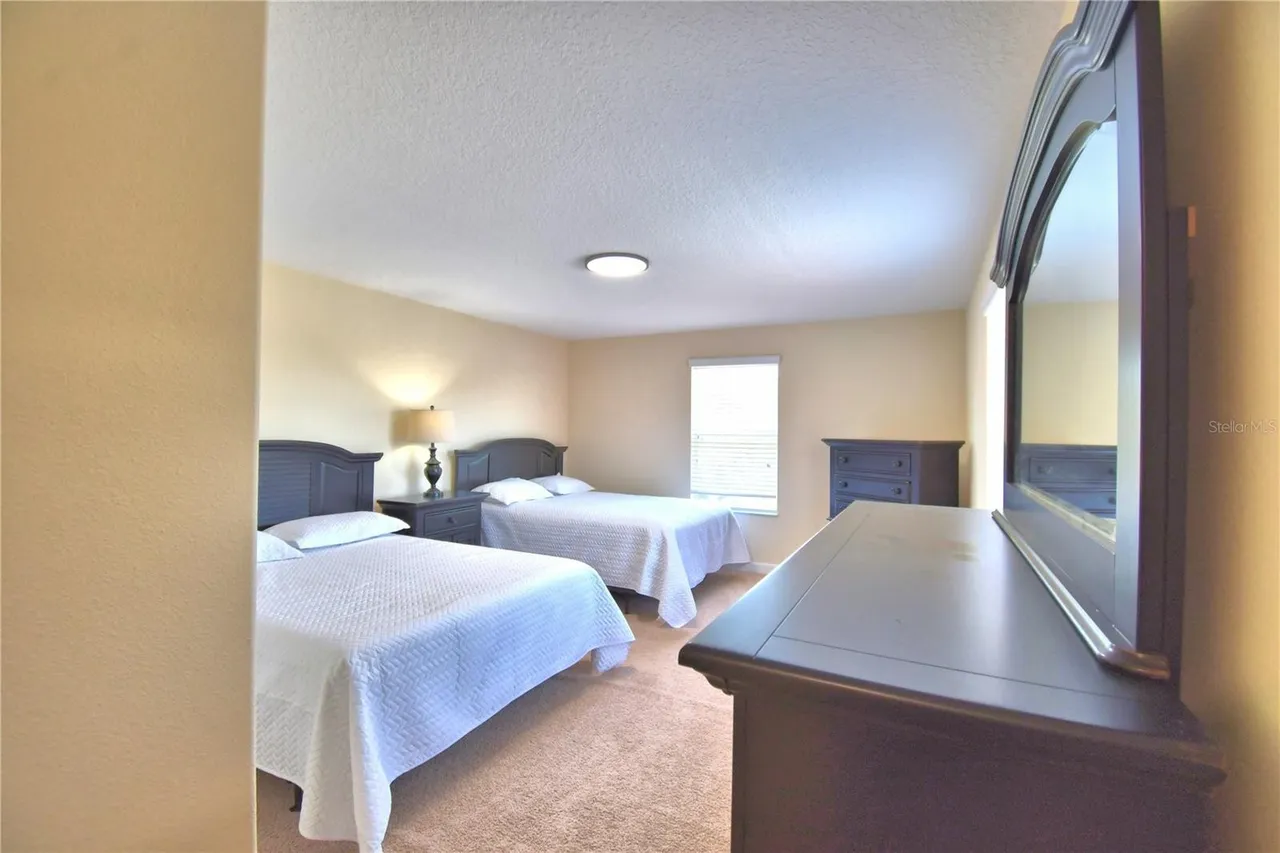 Slide show image of the Orlando Florida Home for Sale 53