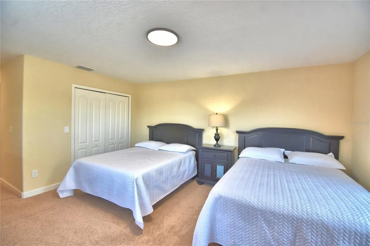 Slide show image of the Orlando Florida Home for Sale 54