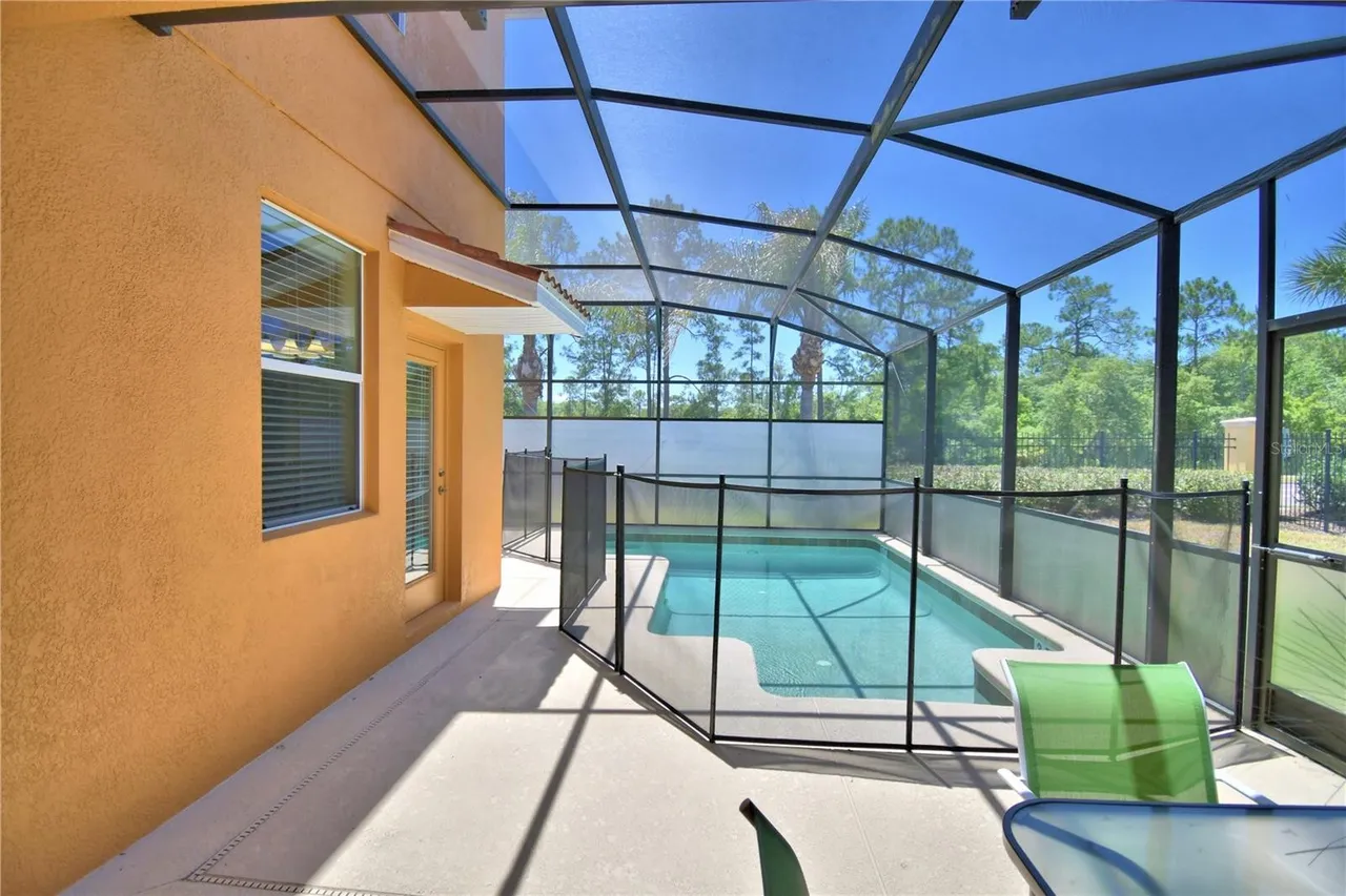 Slide show image of the Orlando Florida Home for Sale 58