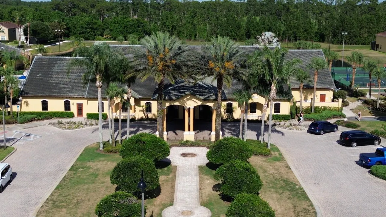 Slide show image of the Orlando Florida Home for Sale 61