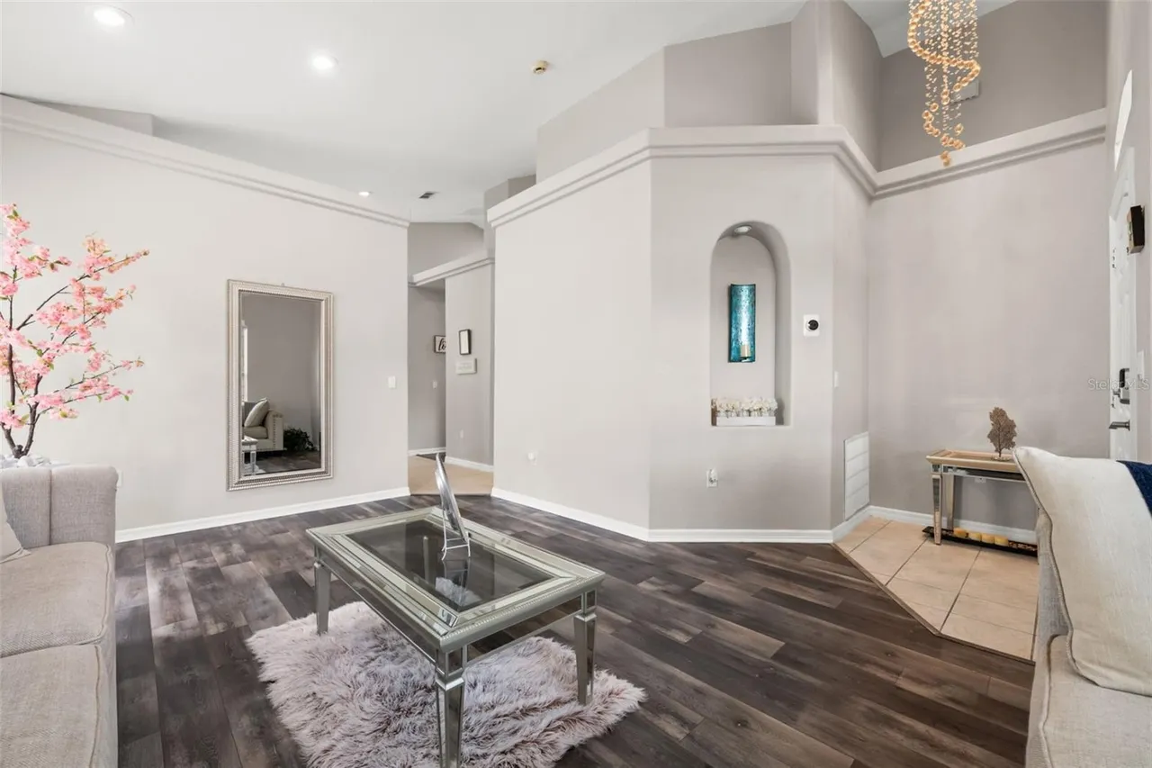 Slide show image of the Orlando Florida Home for Sale 14