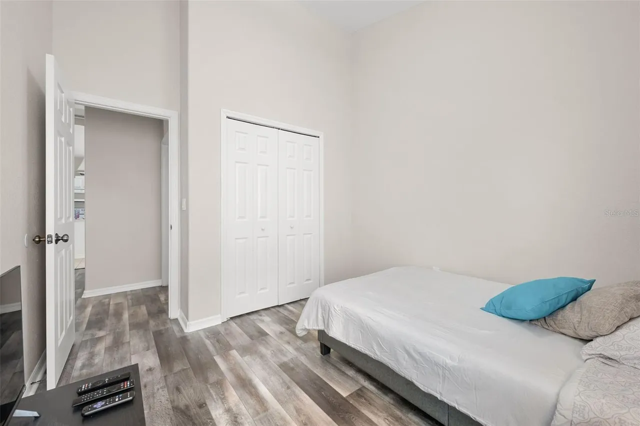 Slide show image of the Orlando Florida Home for Sale 40