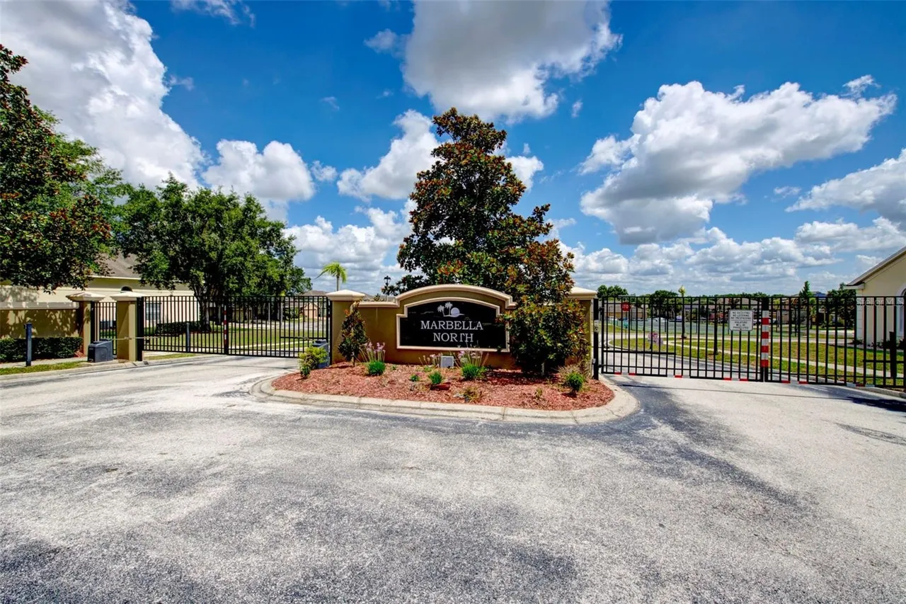 Slide show image of the Orlando Florida Home for Sale 44