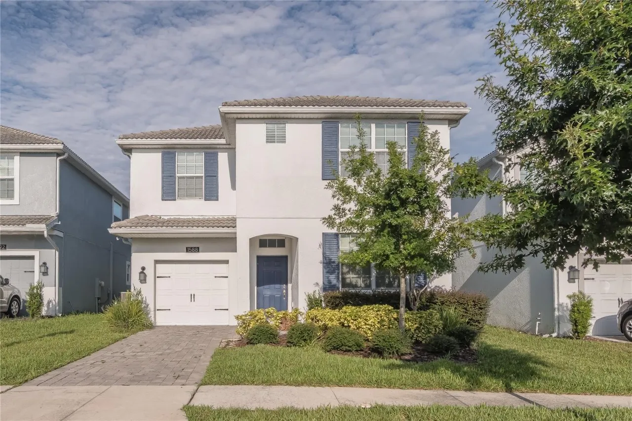 Slide show image of the Orlando Florida Home for Sale 02
