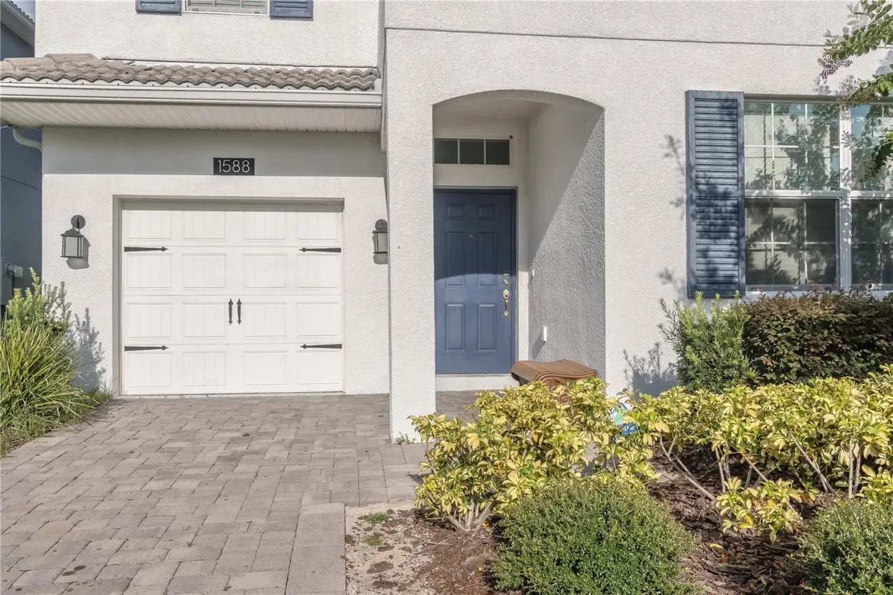 Slide show image of the Orlando Florida Home for Sale 03