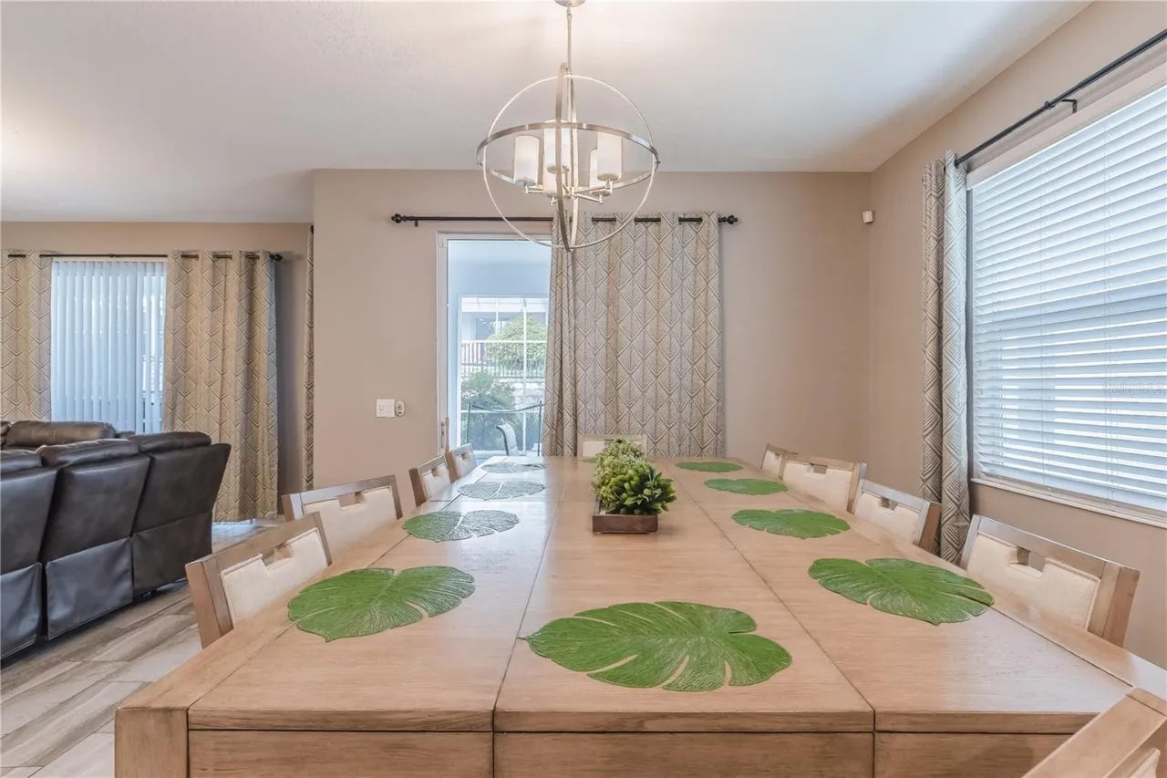 Slide show image of the Orlando Florida Home for Sale 11