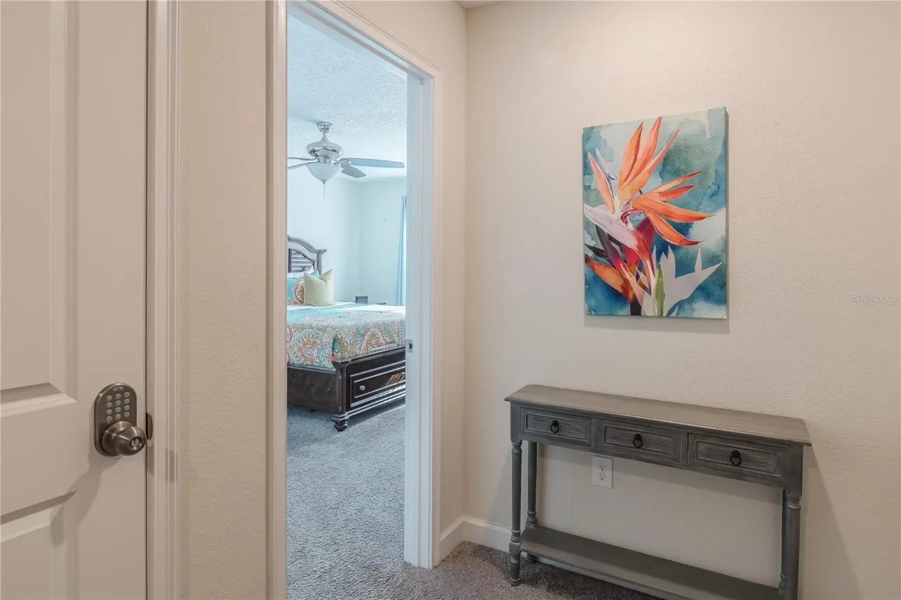 Slide show image of the Orlando Florida Home for Sale 16