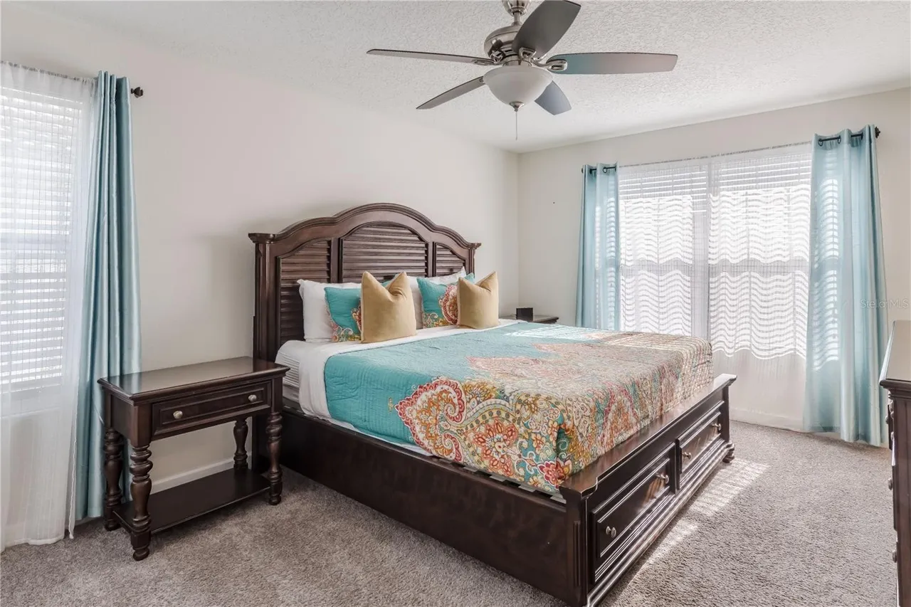 Slide show image of the Orlando Florida Home for Sale 17