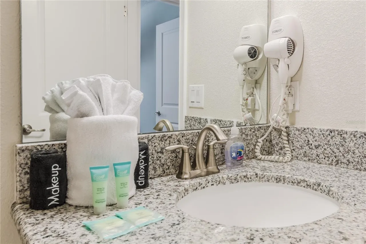 Slide show image of the Orlando Florida Home for Sale 24
