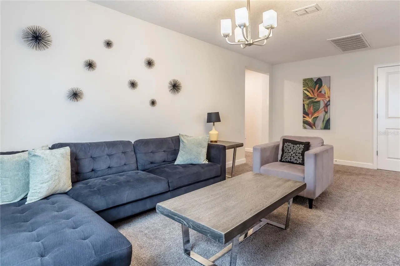 Slide show image of the Orlando Florida Home for Sale 27