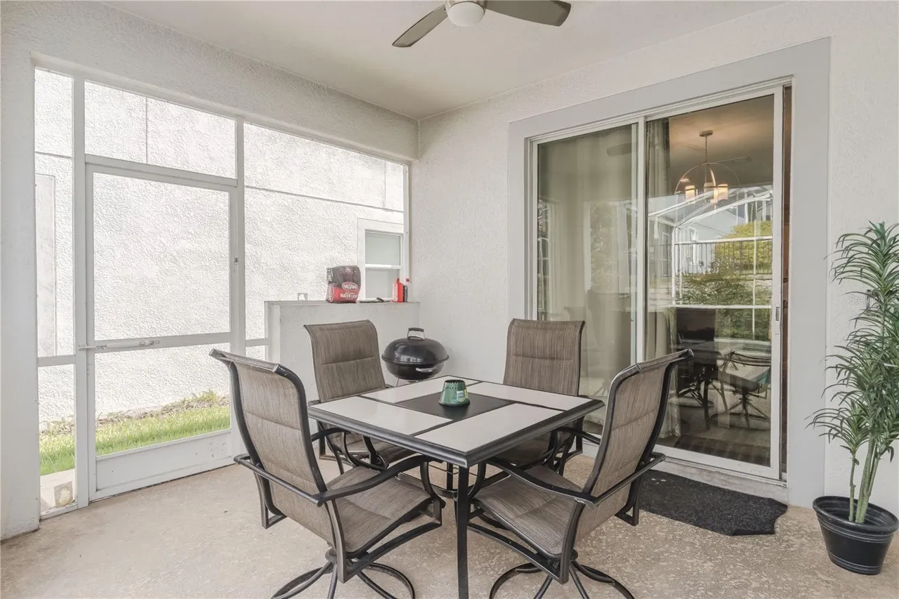 Slide show image of the Orlando Florida Home for Sale 38